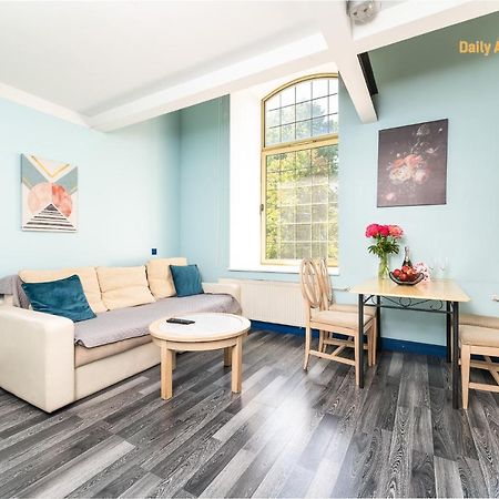 Daily Apartments - Duplex Apartment Tallinn Bagian luar foto