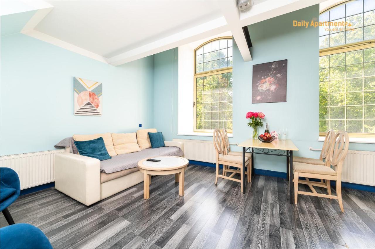 Daily Apartments - Duplex Apartment Tallinn Bagian luar foto