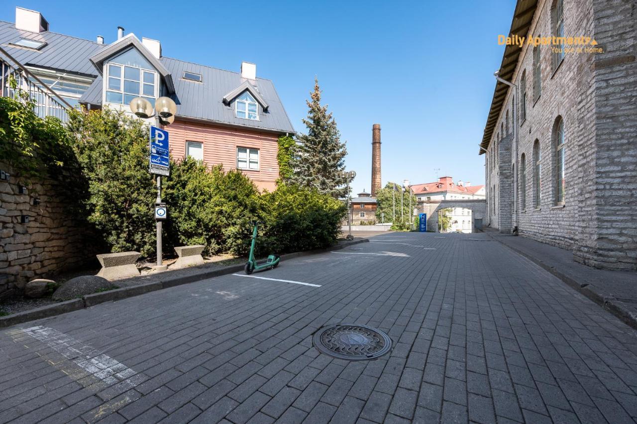 Daily Apartments - Duplex Apartment Tallinn Bagian luar foto