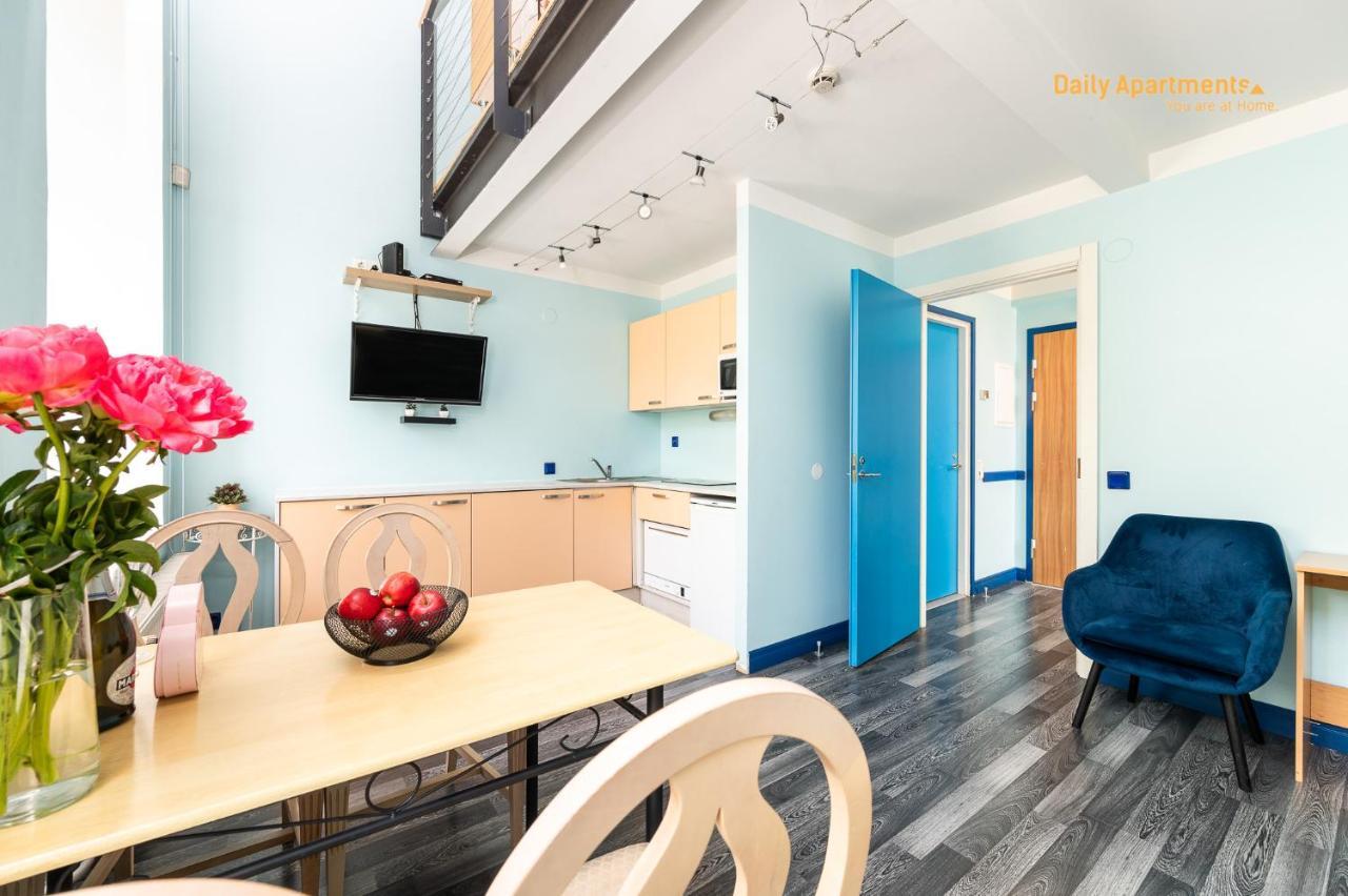 Daily Apartments - Duplex Apartment Tallinn Bagian luar foto
